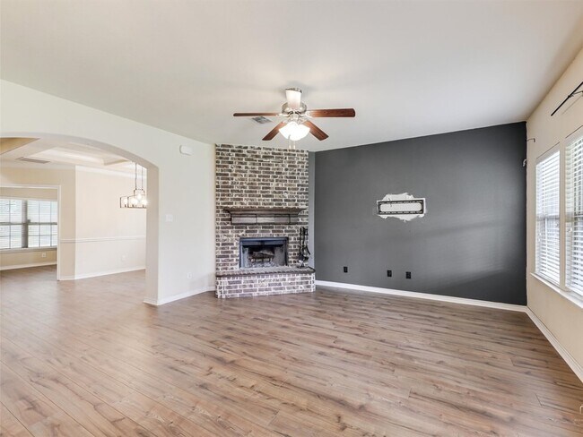 Building Photo - 11305 Amistad Dr