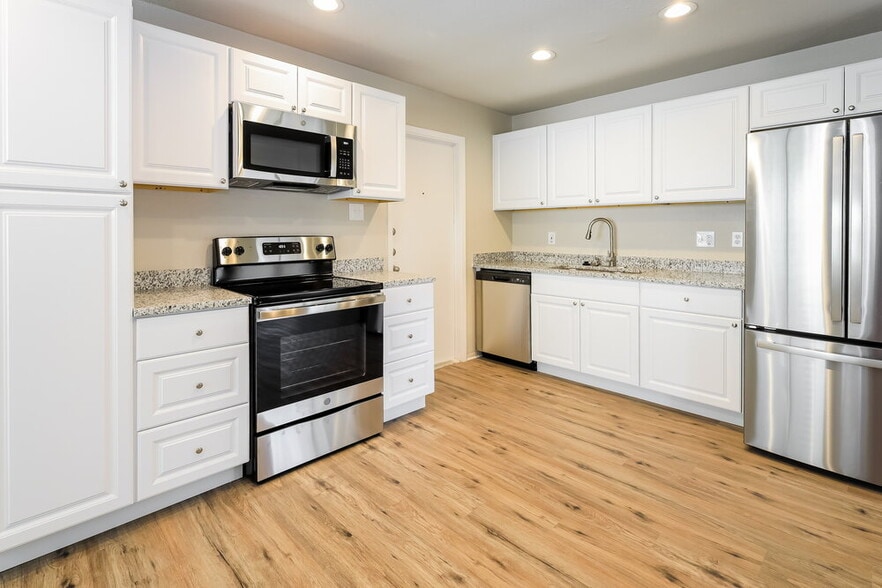 Building Photo - 9106 Valley Ridge