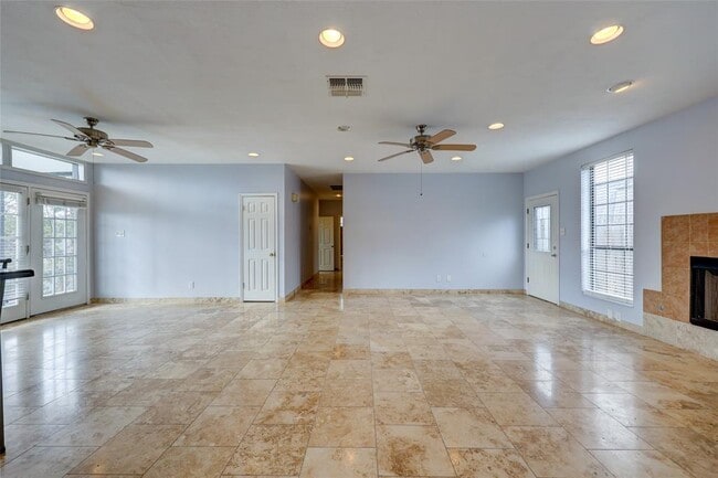 Building Photo - 809 Castle Ridge Rd