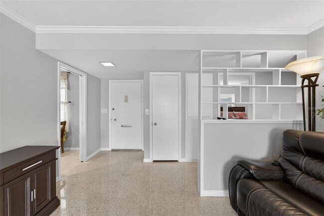 Building Photo - 1201 Fordham Dr