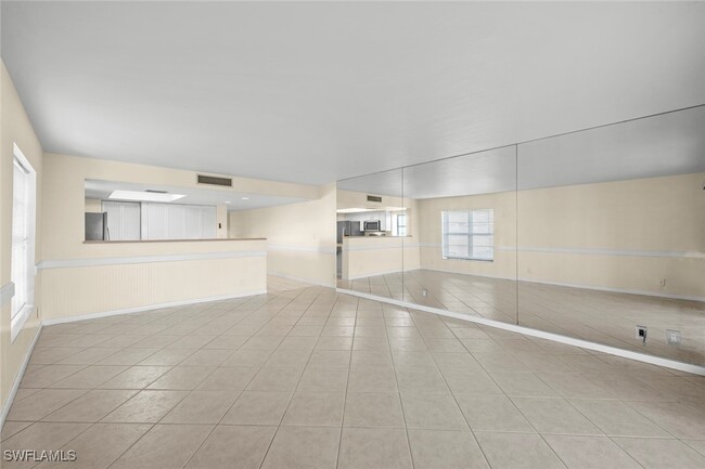 Building Photo - 3350 N Key Dr