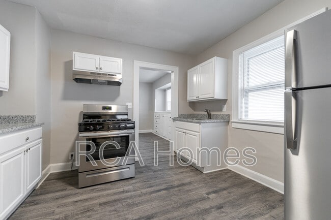 Primary Photo - 410 S Rural St