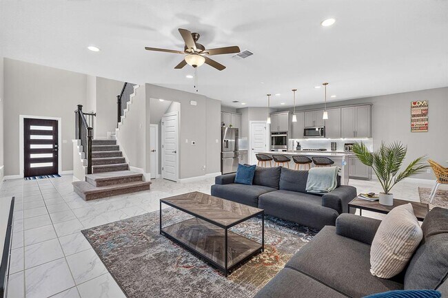 Building Photo - 15820 Celosia St