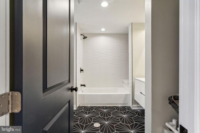 Building Photo - 431 S 62nd St