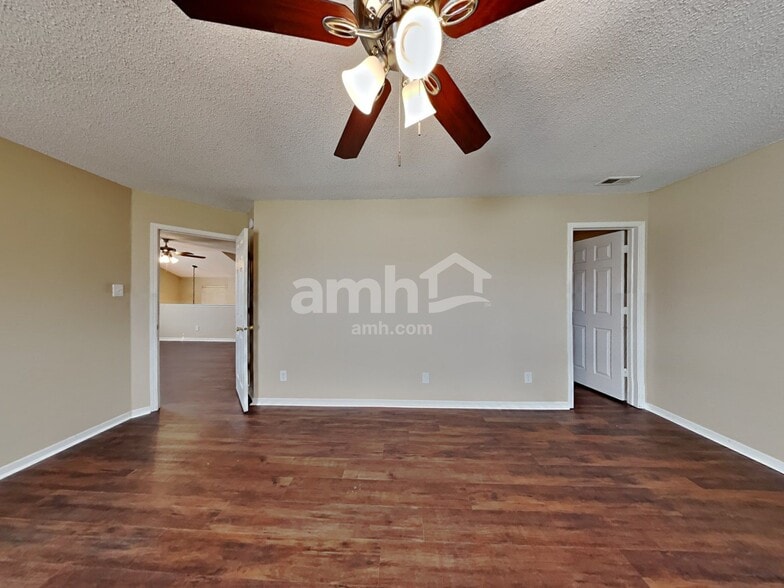 Building Photo - 6709 Everbloom Ln