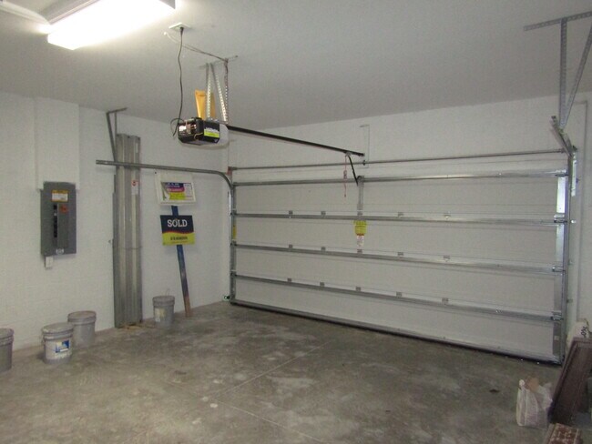 Building Photo - 148 Soliera St
