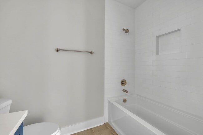 Building Photo - 425 Veritas St