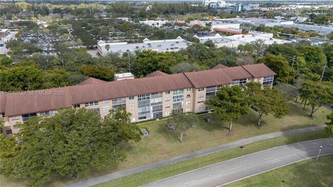 Building Photo - 12750 SW 4th Ct