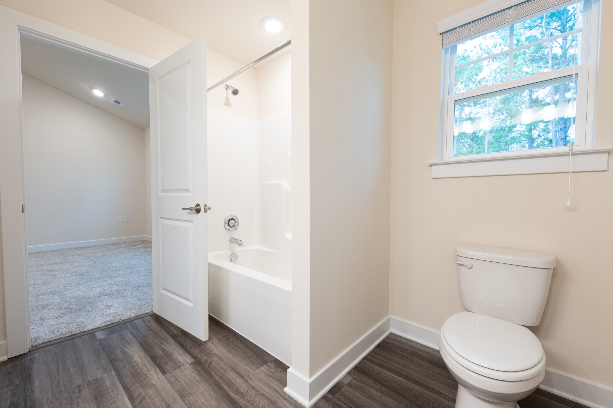 Primary Bath - 3225 Gannet Ln