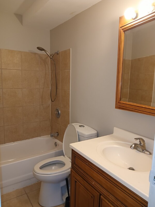 Building Photo - 876 Crimson Ct