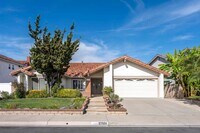 Building Photo - Single-story living with incredible panoramic sunset, mountain, and city light views