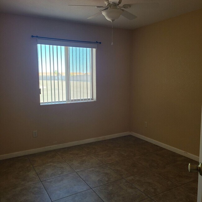 Building Photo - Desirable Corner lot with 2 car garage!