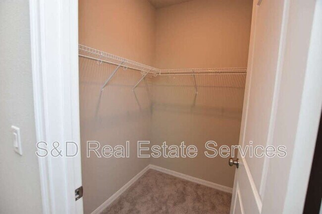 Building Photo - 6728 Great Bear Dr