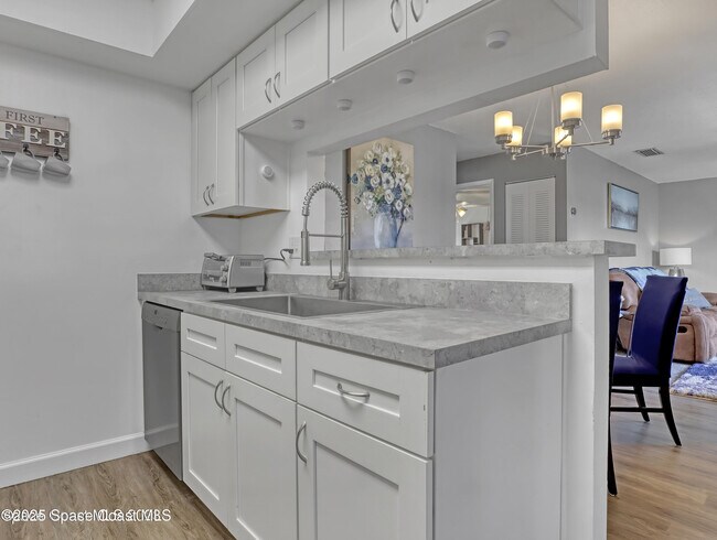 Building Photo - 730 Ridge Club Dr