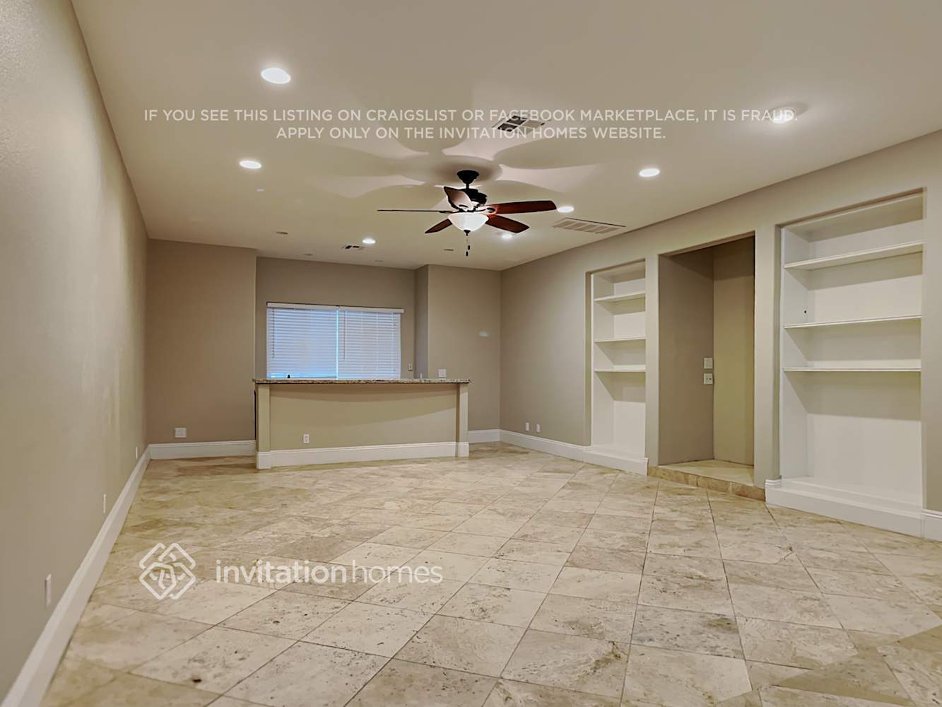 Building Photo - 8460 Del Vista Ct