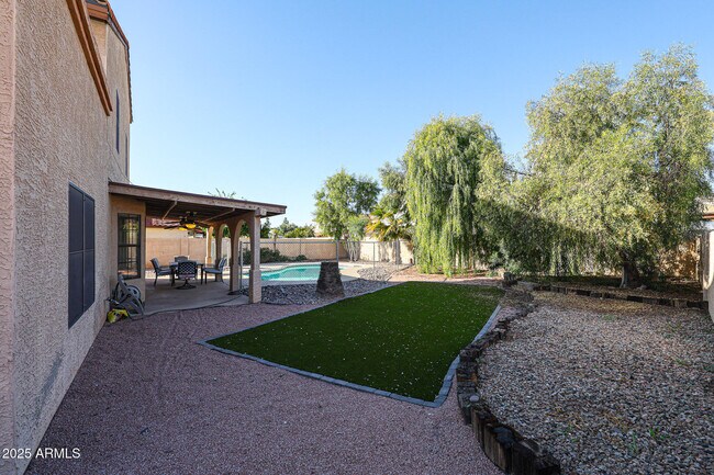 Building Photo - 5440 W Beryl Ave