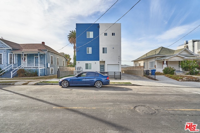 Building Photo - 1129 S Harvard Blvd