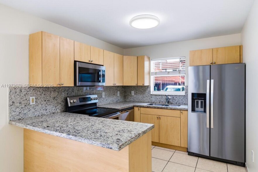 Building Photo - 3072 NW 14th St