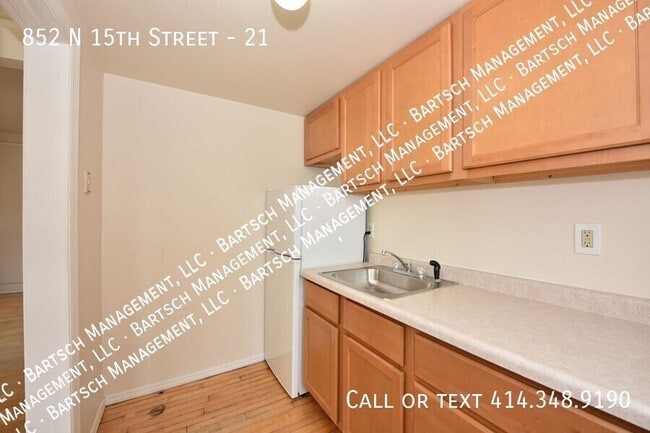 Building Photo - 852 N 15th St