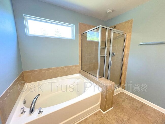 Building Photo - 4830 Hawkins Dr