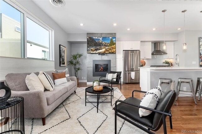 Building Photo - 4926 Lowell Blvd