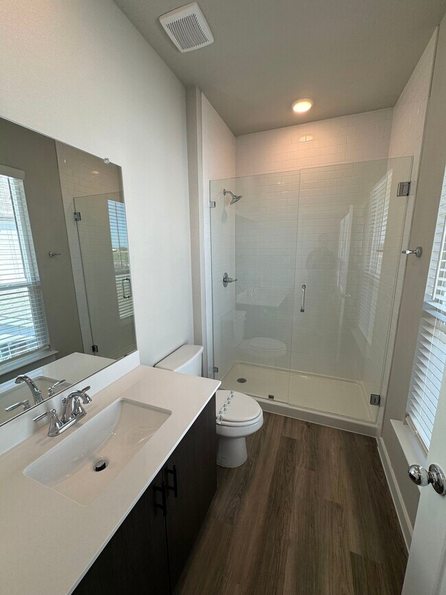 Building Photo - 200 White Water Dr