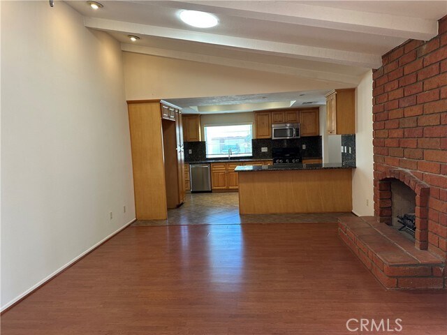 Building Photo - 538 Iris St
