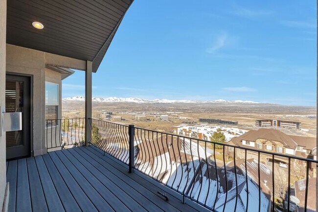 Building Photo - MILLION DOLLAR VIEWS OF SALT LAKE VALLEY W...