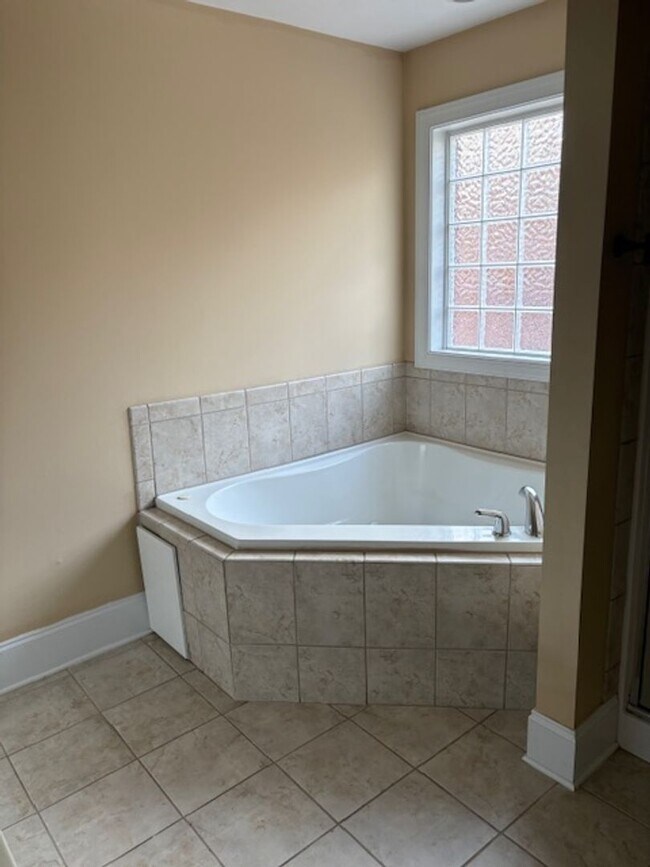 Building Photo - Beautiful home in The Village at Riverwatch