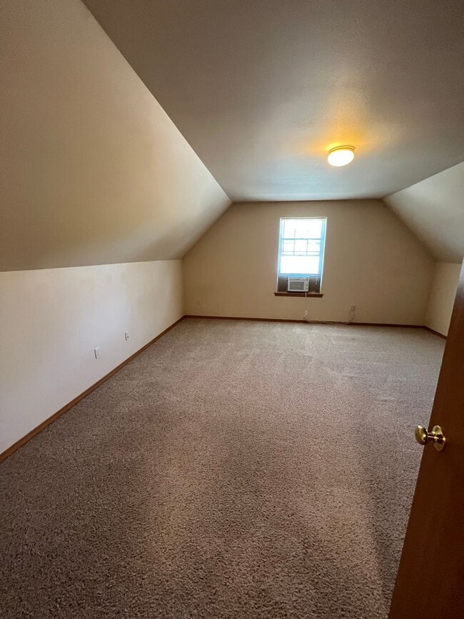 Building Photo - 309 W Helena Ave