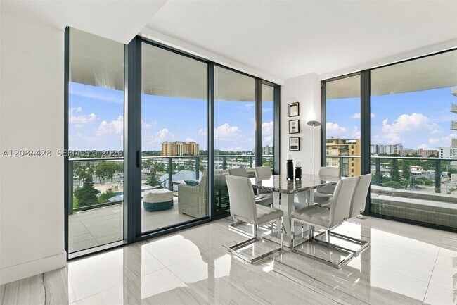 Building Photo - 730 N Ocean Blvd