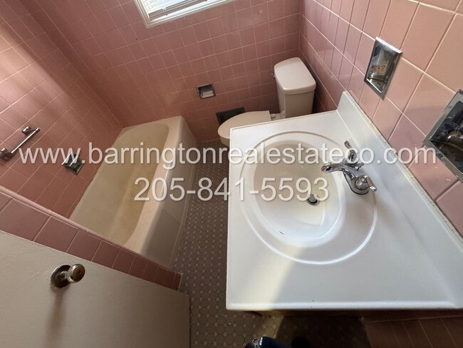 Building Photo - 201 15th Ct NW