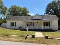 Building Photo - 3 Bedroom, 1 Bathroom House in Eden!