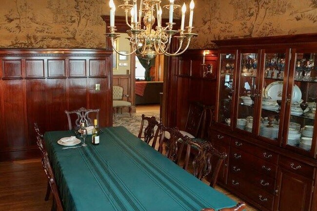 Building Photo - 820 1st St N