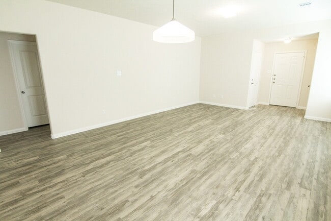 Building Photo - 917 Ember Wood Ct