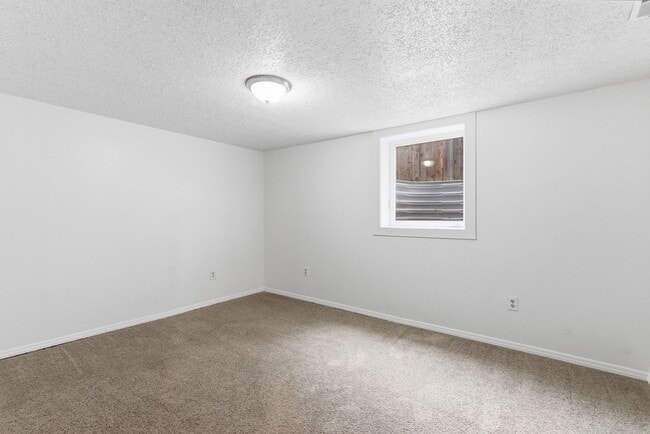 Building Photo - Charming 4 Bed, 2 Bath w/ Garage! *HOLIDAY SPECIAL: $1,000 OFF!*