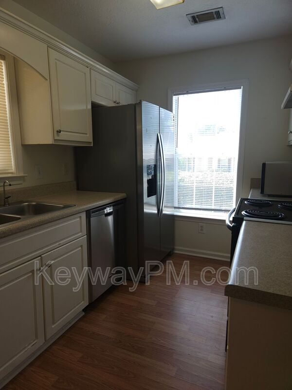 Building Photo - 123 Portofino Ln SW
