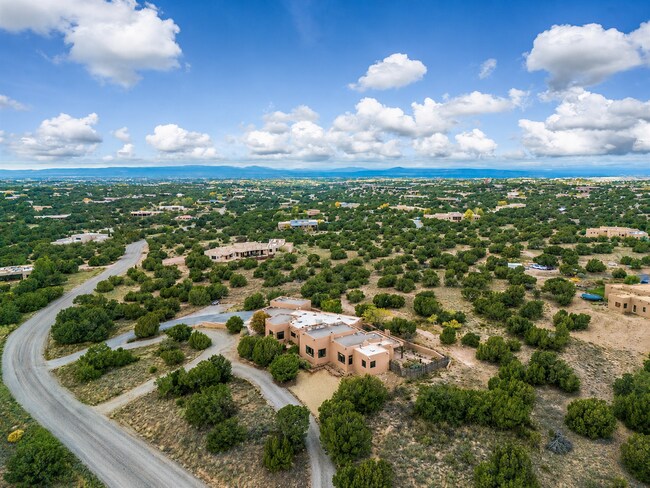 Building Photo - 61 Paseo Del Antilope