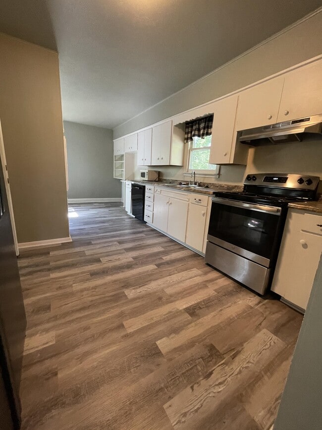 Building Photo - 935 Allen Ave