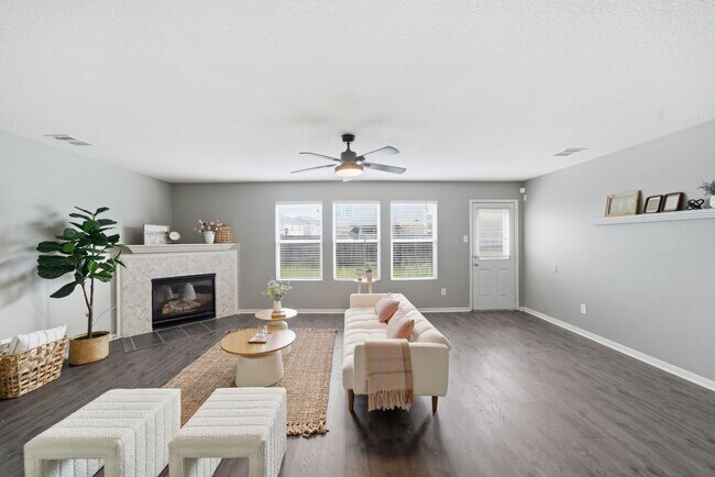 Building Photo - 14422 Leafy Tree Dr