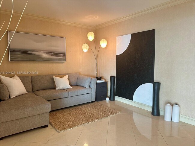 Building Photo - 16500 Collins Ave