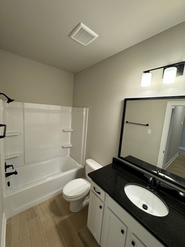 Building Photo - Like New Construction in Haughton...