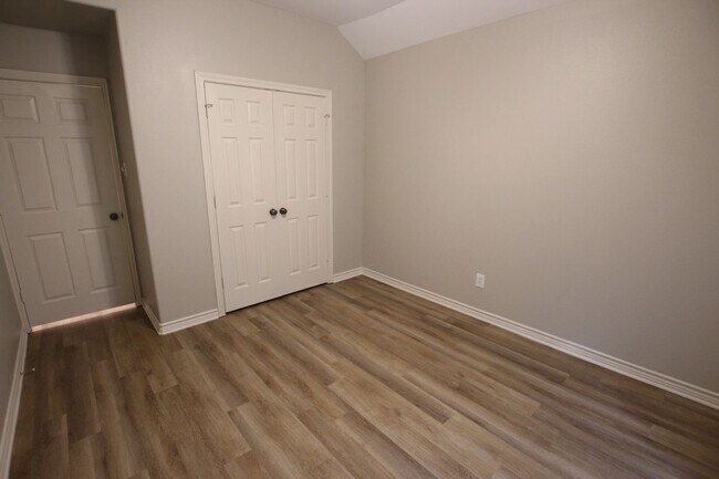 Building Photo - Coming Soon! - Beautiful 3 Bedroom, 2 Bath Home in Tyler! Gated Community!