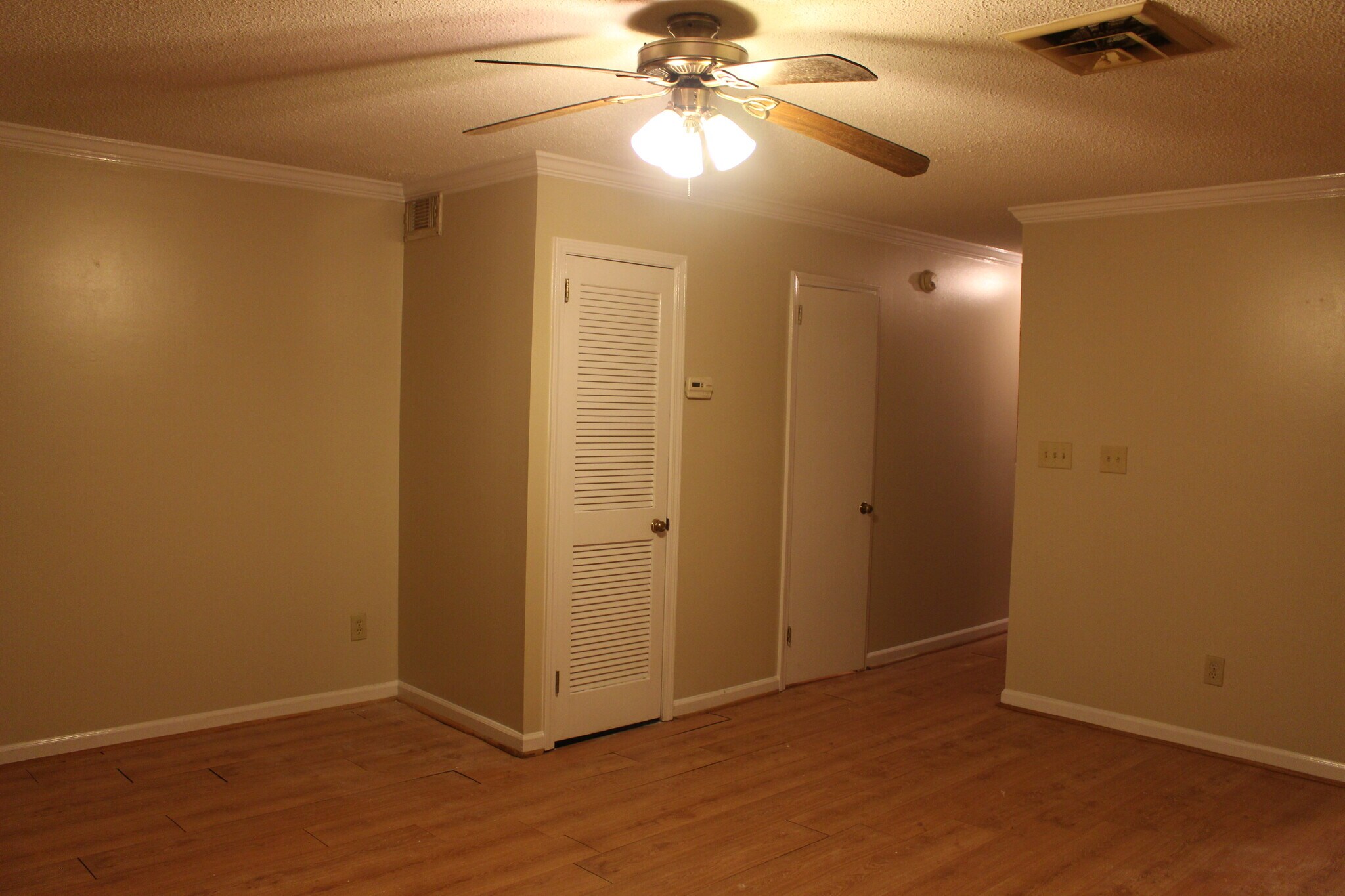 Building Photo - 359 Jamestown Manor Dr