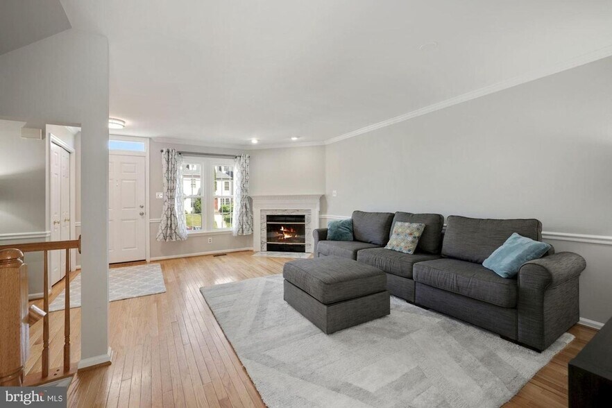 Building Photo - 44022 Laceyville Terrace
