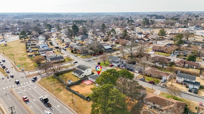 Building Photo - MODERN, meticulously maintained 4 bedroom/2 Bath Ranch - INCLUDES LANDSCAPING!