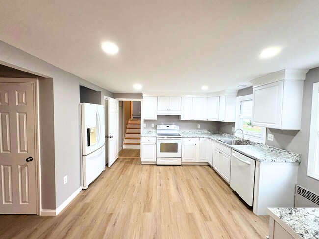 Building Photo - 11 Monadnock St