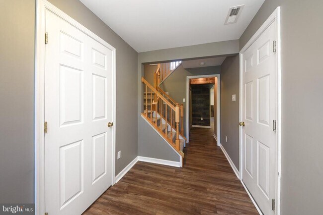 Building Photo - 401 Jene Ct