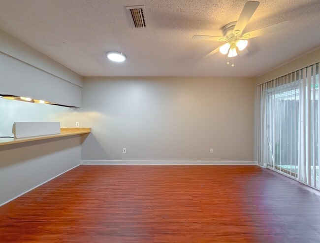 Building Photo - 3294 Nekoma Ln