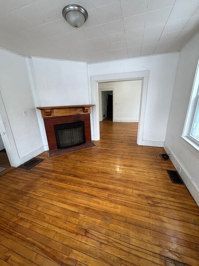 Building Photo - 29 Court St